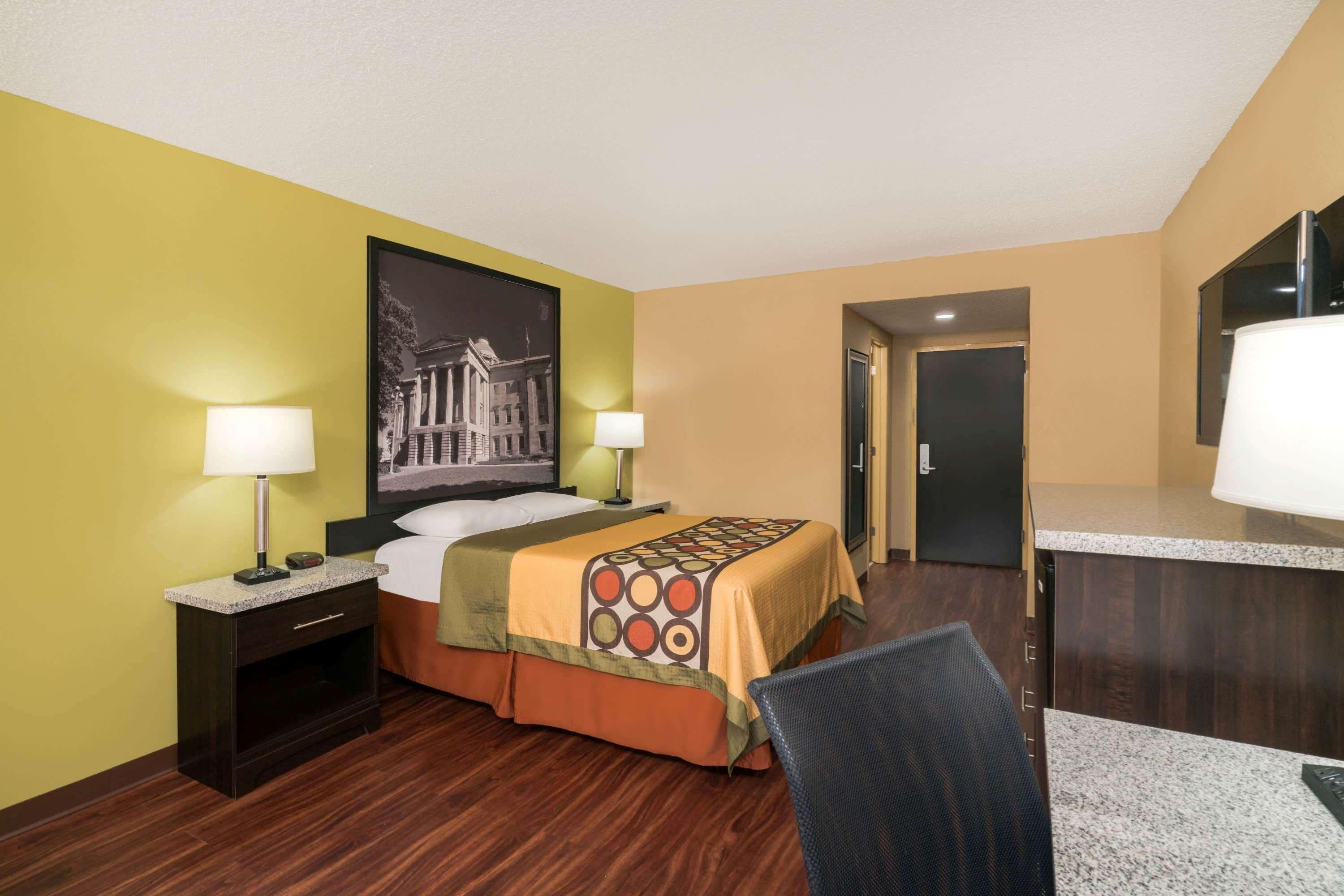 Super 8 By Wyndham Raleigh North East Exterior foto
